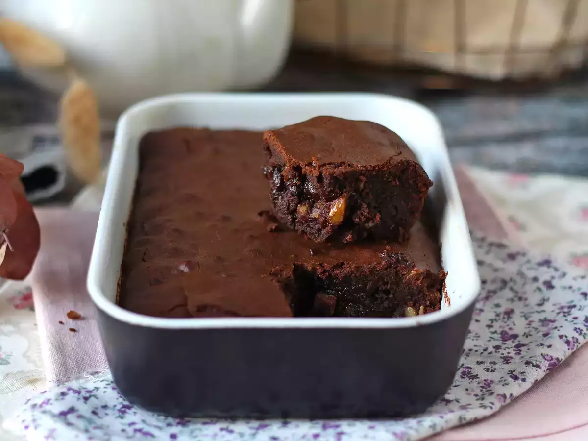 Choklad- och valnötsbrownie i luftfritösen - foto 8