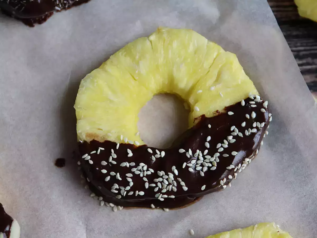 Chokladdoppad ananas: den perfekta desserten att göra med barn - foto 3