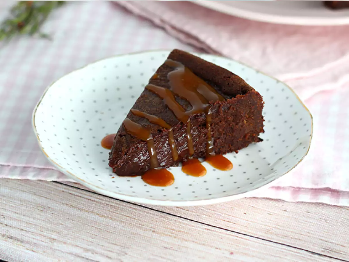 Chokladkaka med salt kolasås