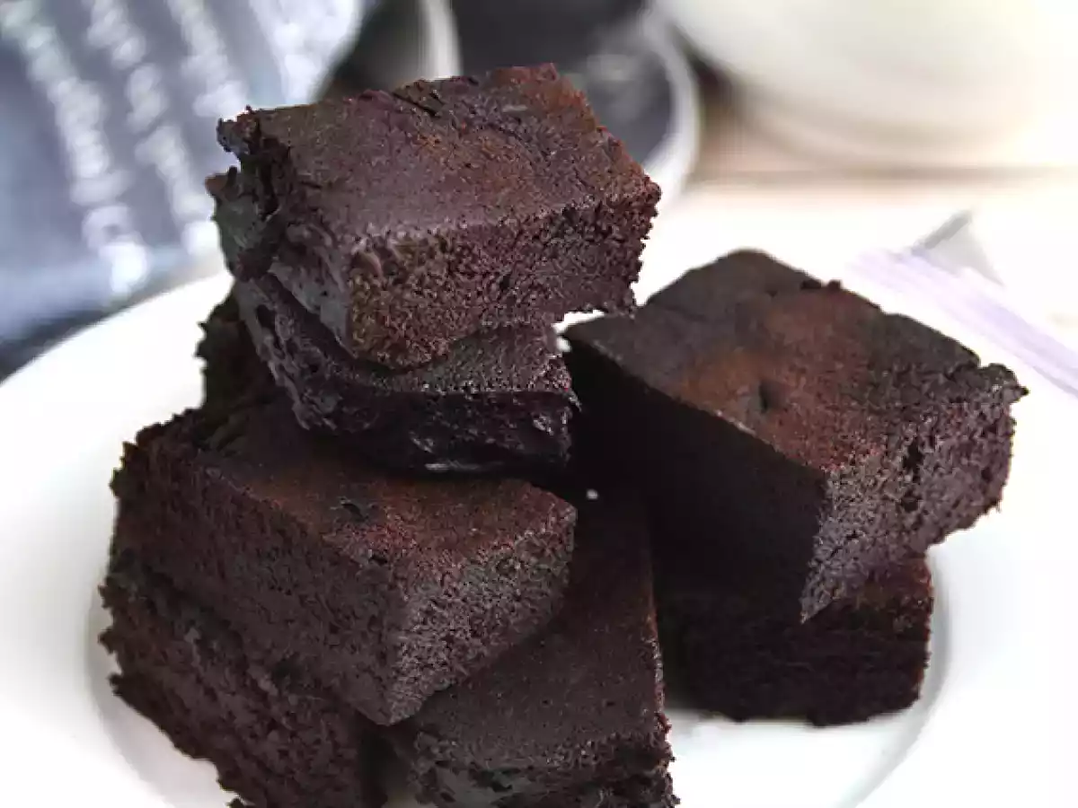 Chokladkaka utan ägg, utan bakning, utan laktos