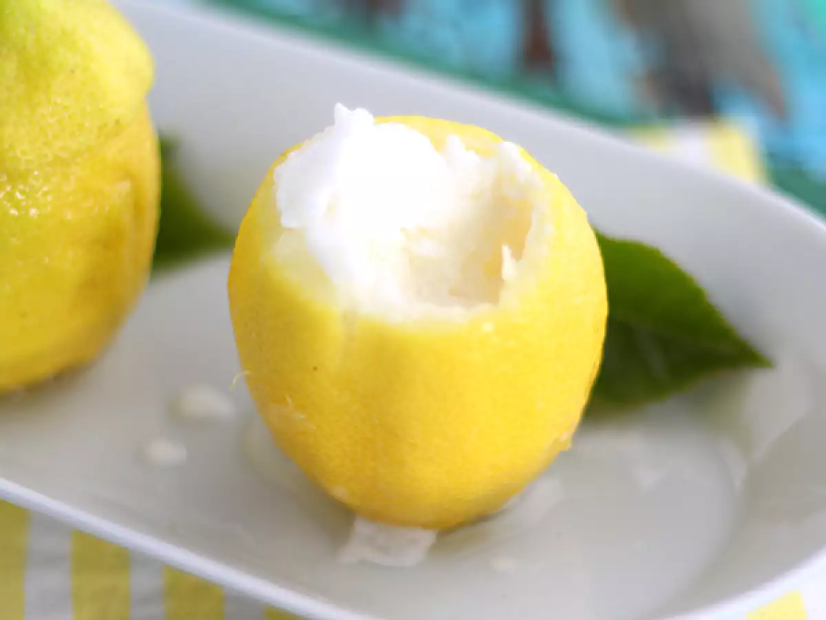 Citronsorbet i frysta citroner – en uppfriskande dessert - foto 3