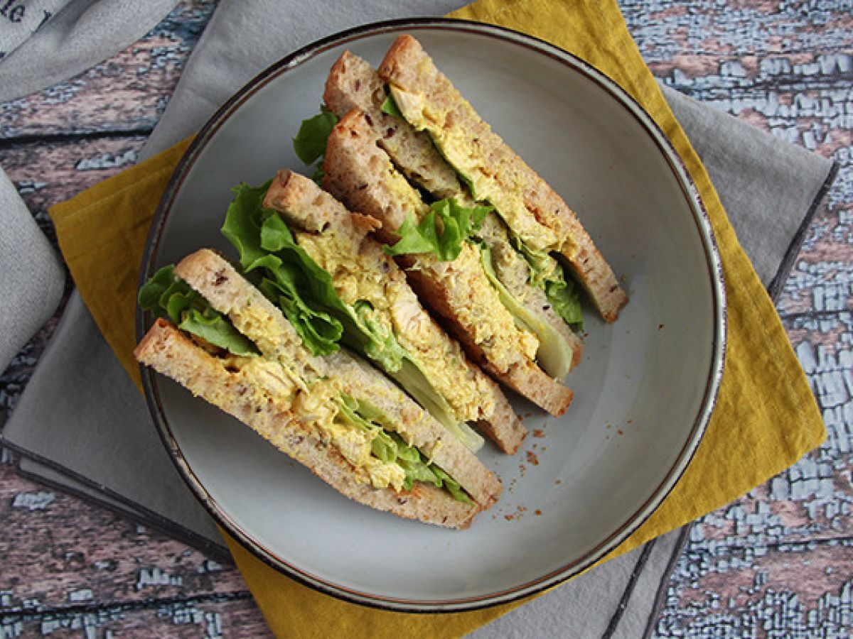Club Sandwich med kyckling och curry - foto 2