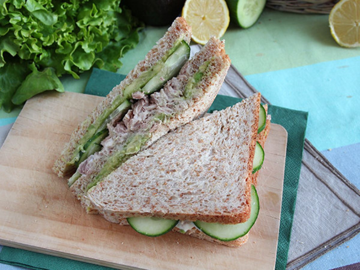 Club sandwich med tonfisk och avokado - foto 4