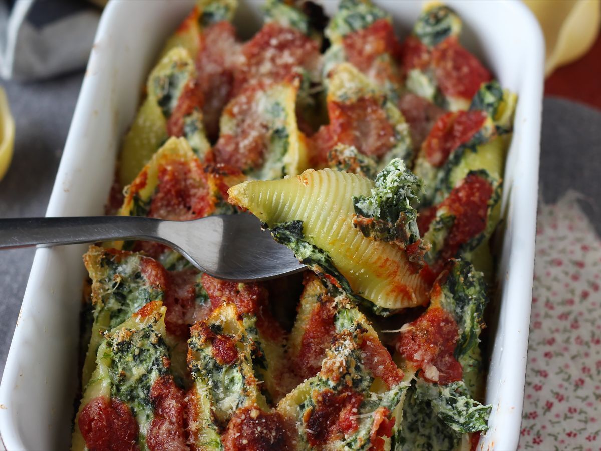 Conchiglioni fyllda med ricotta och spenat: en oemotståndlig bakad vegetarisk rätt - foto 2