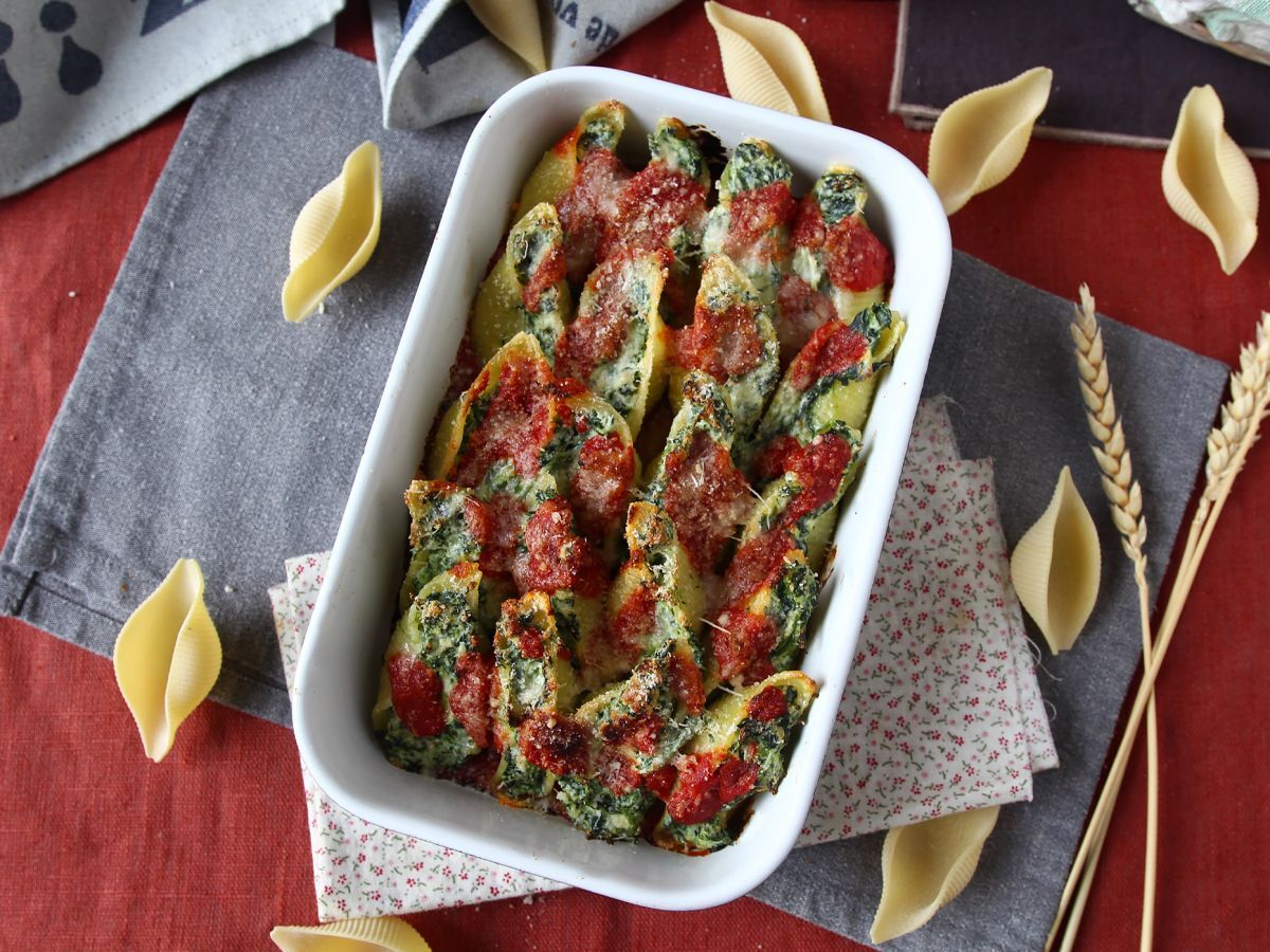Conchiglioni fyllda med ricotta och spenat: en oemotståndlig bakad vegetarisk rätt - foto 6