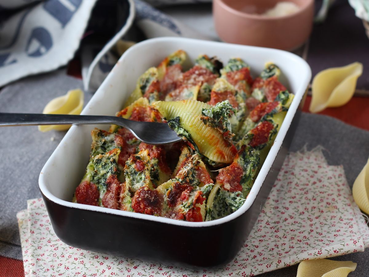 Conchiglioni fyllda med ricotta och spenat: en oemotståndlig bakad vegetarisk rätt - foto 7