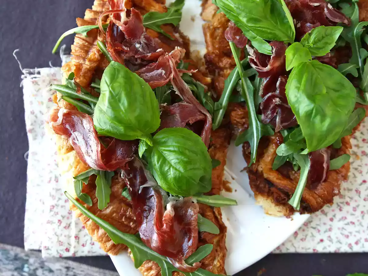 Croffle, en våffelliknande croissant med fikonmarmelad, getost och iberisk skinka - foto 2