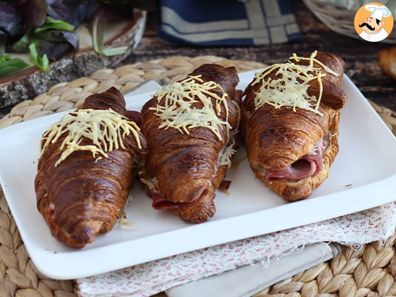 Croissanter med skinka och ost