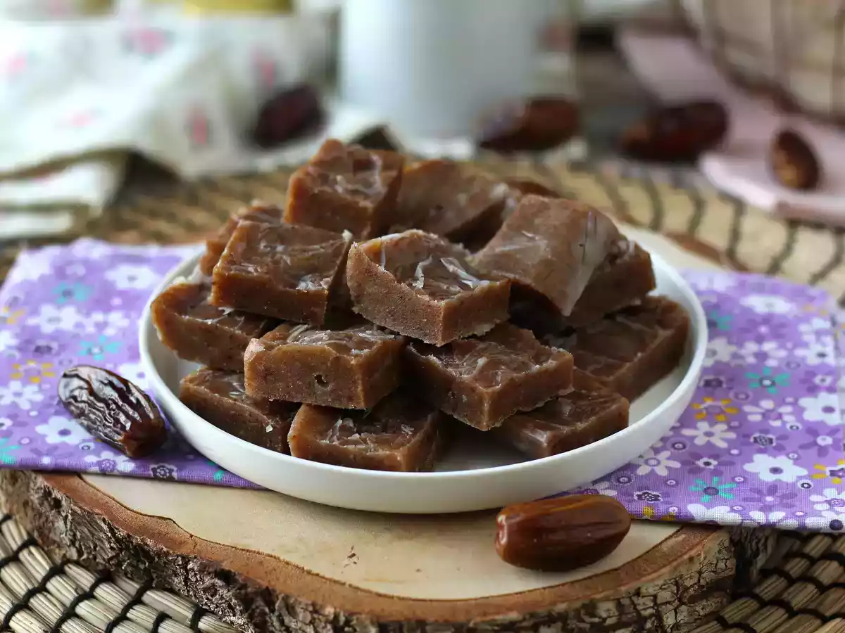 Dadelfudge, en liten fyrkant full av energi och smak! - foto 3