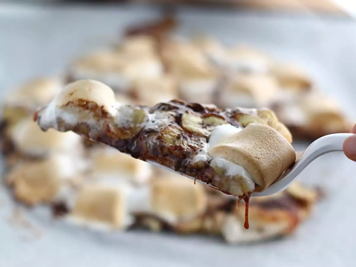 Dessertpizza med banan och choklad - foto 3