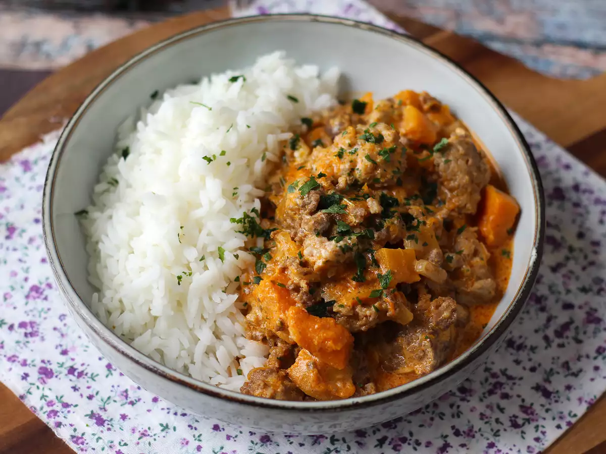 En gryta med pumpa och köttfärs: krämig och värmande - foto 5