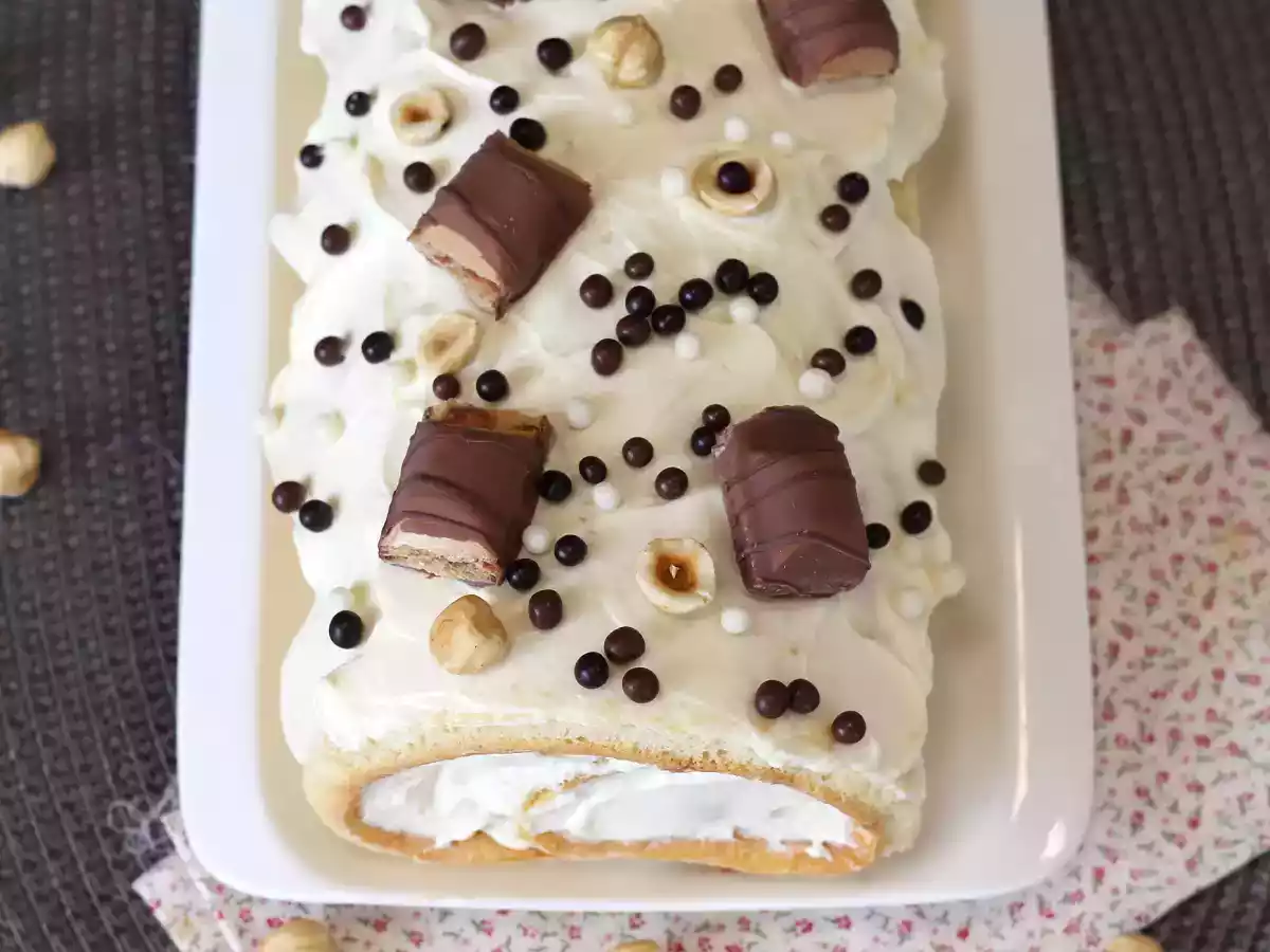 Enkel rulltårta med Kinder Bueno-smak, perfekt som födelsedagstårta eller julkaka! - foto 3