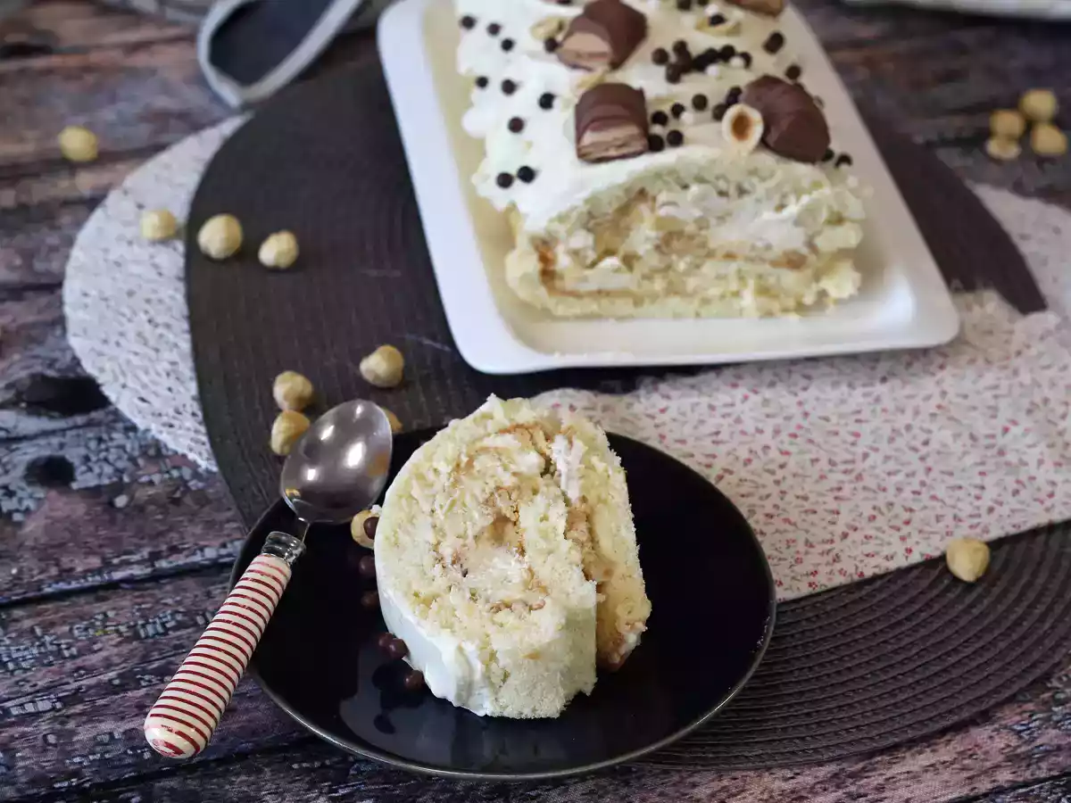 Enkel rulltårta med Kinder Bueno-smak, perfekt som födelsedagstårta eller julkaka! - foto 5