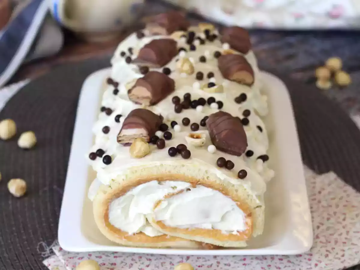 Enkel rulltårta med Kinder Bueno-smak, perfekt som födelsedagstårta eller julkaka! - foto 6