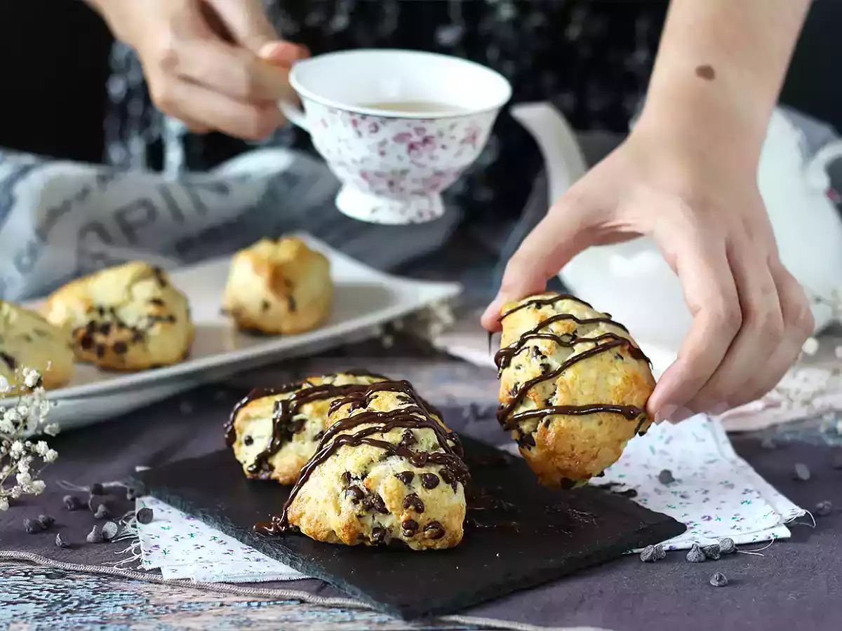 Enkla och mycket fluffiga chokladscones