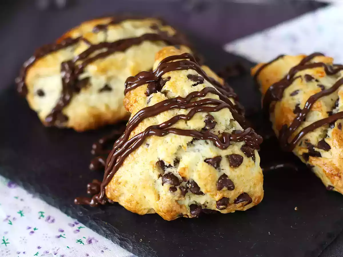 Enkla och mycket fluffiga chokladscones - foto 2