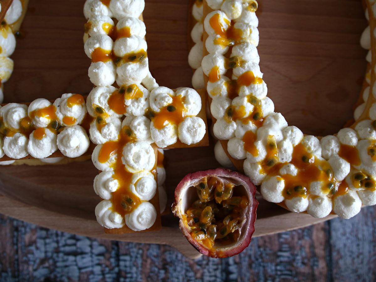 Exotisk nummertårta med mango och passionsfrukt - foto 4