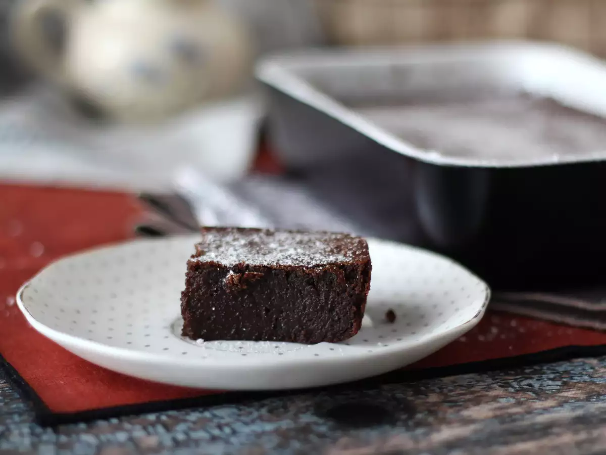 Extra kladdig chokladkaka med kastanjekräm – bara 4 ingredienser - foto 9