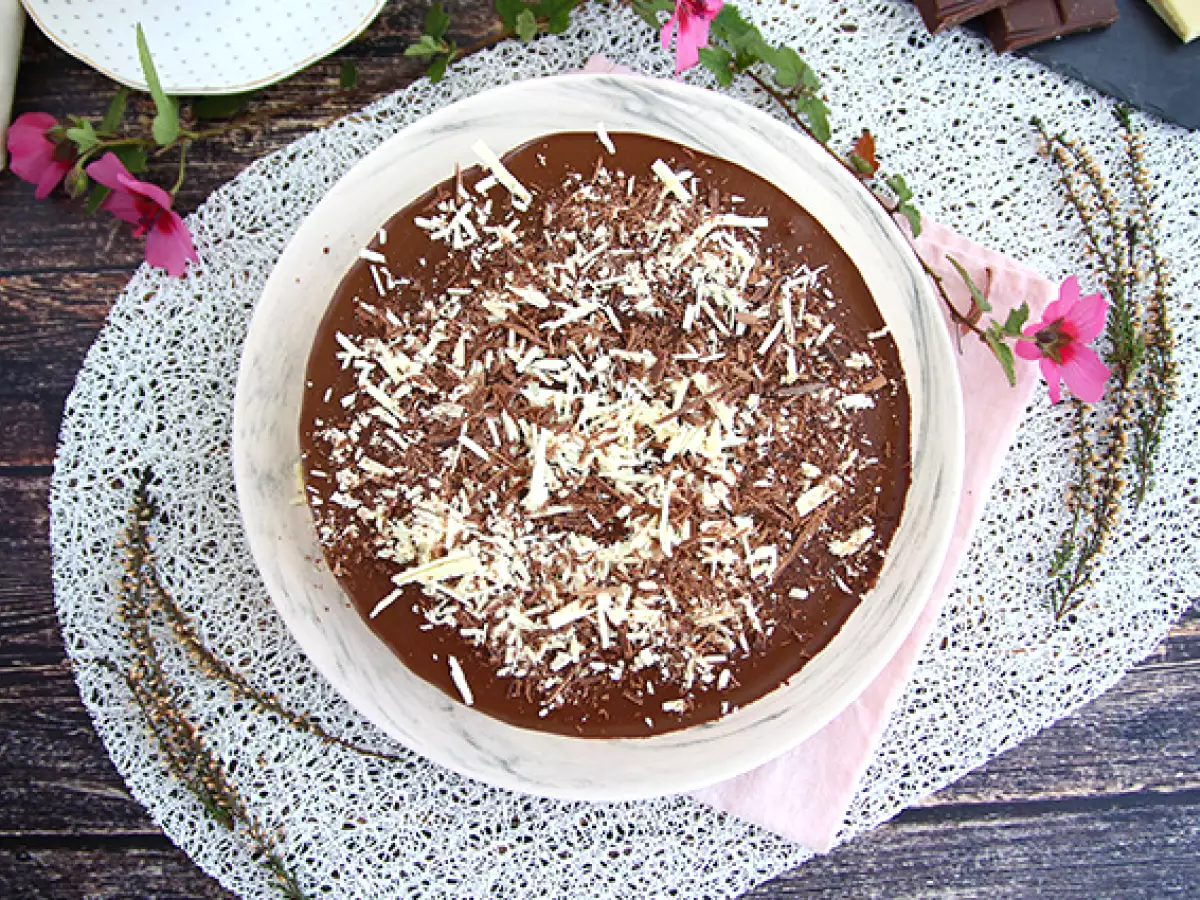 Extra kladdig trippelchokladtårta - foto 4