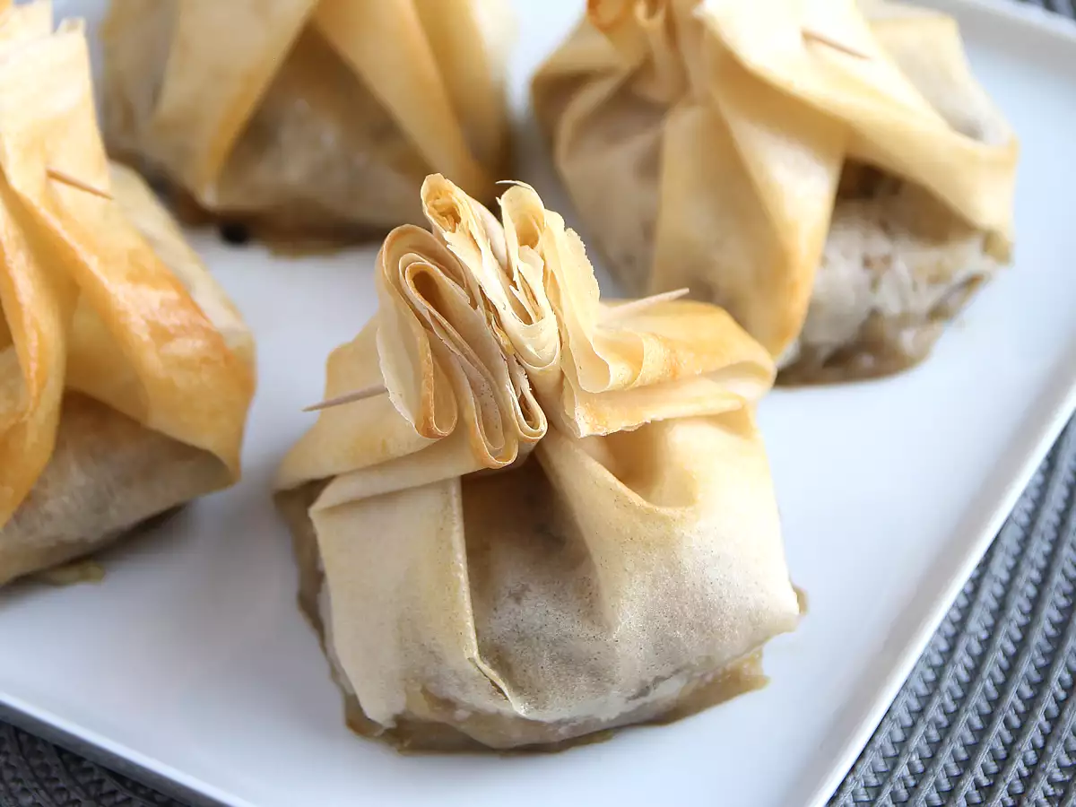 Extra krispiga aumônières med champinjoner, brieost och päron