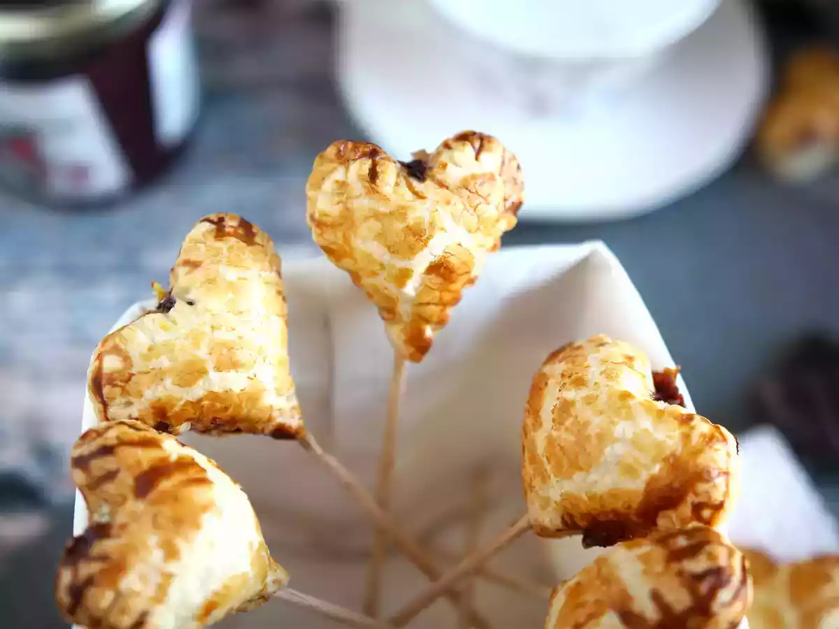 Extra krispiga smördegshjärtan med hallon- och chokladpops - foto 3