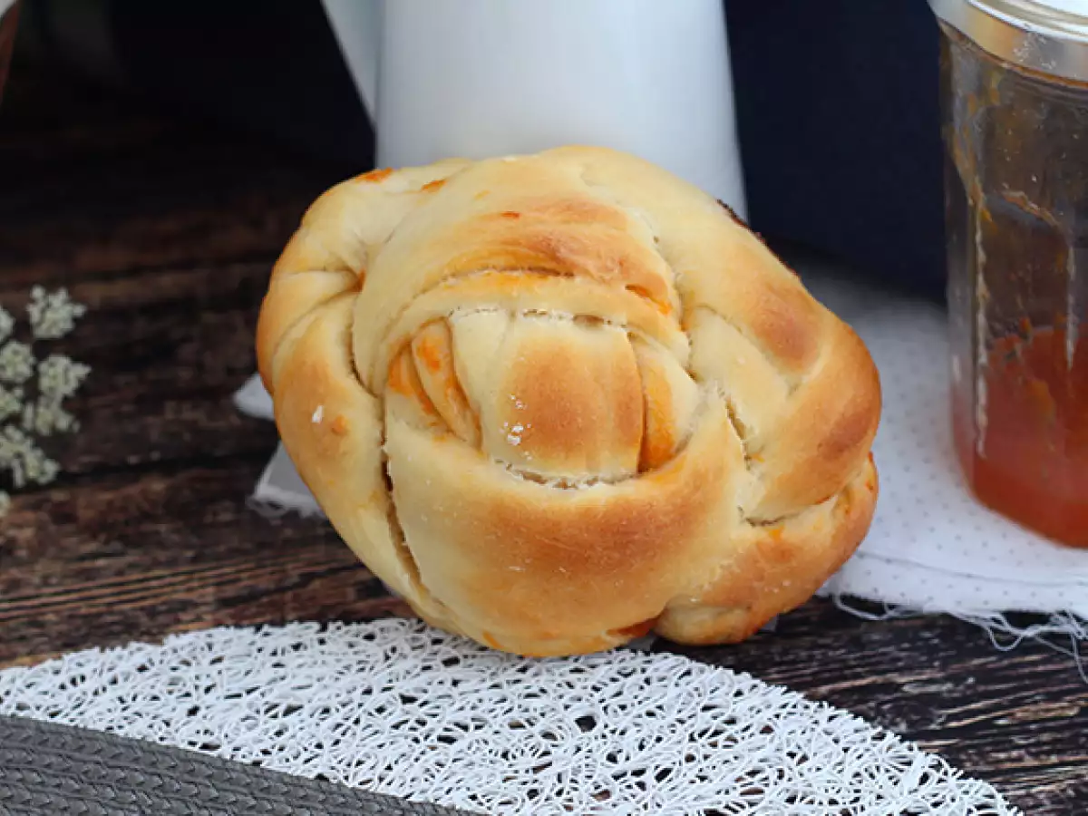 Flätade briochebullar med aprikos - foto 3