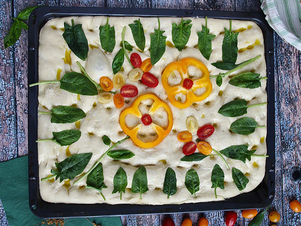 Focaccia med blommor - focaccia konst - foto 2