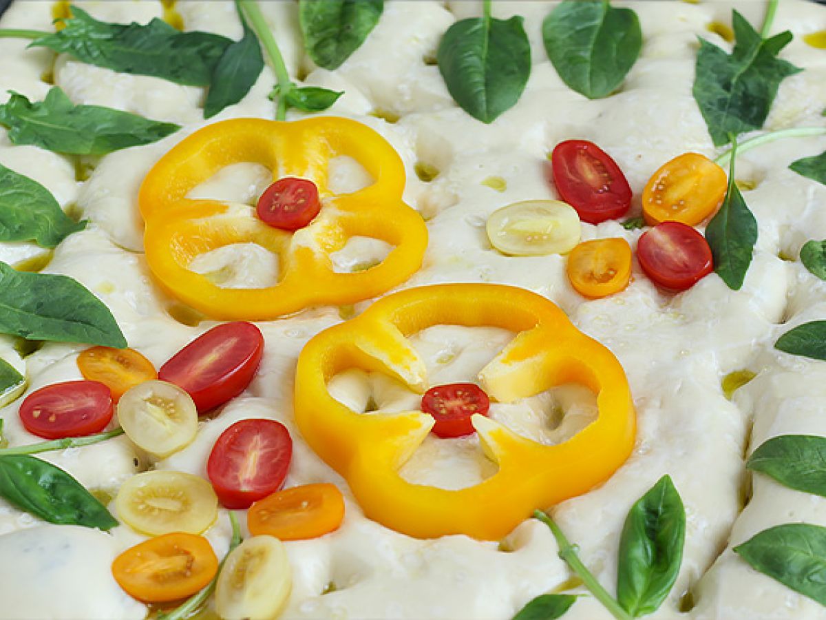 Focaccia med blommor - focaccia konst - foto 3
