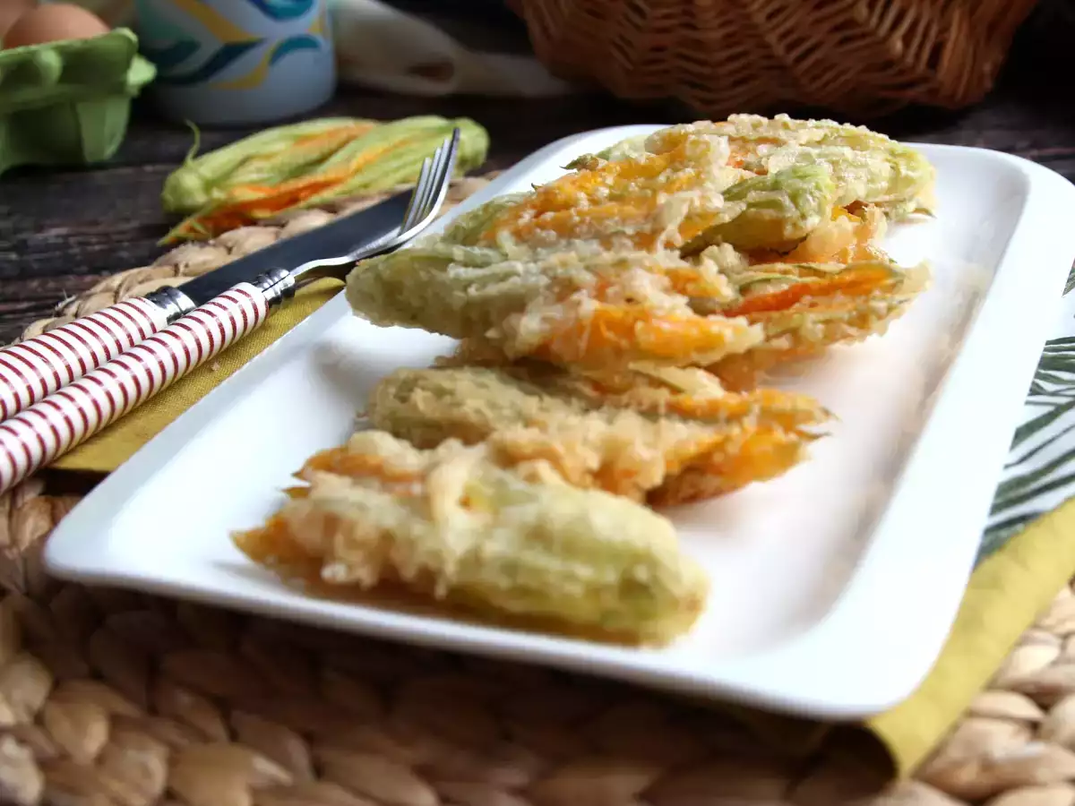 Friterade zucchiniblommor – recept på frityrsmet med kolsyrat vatten - foto 2