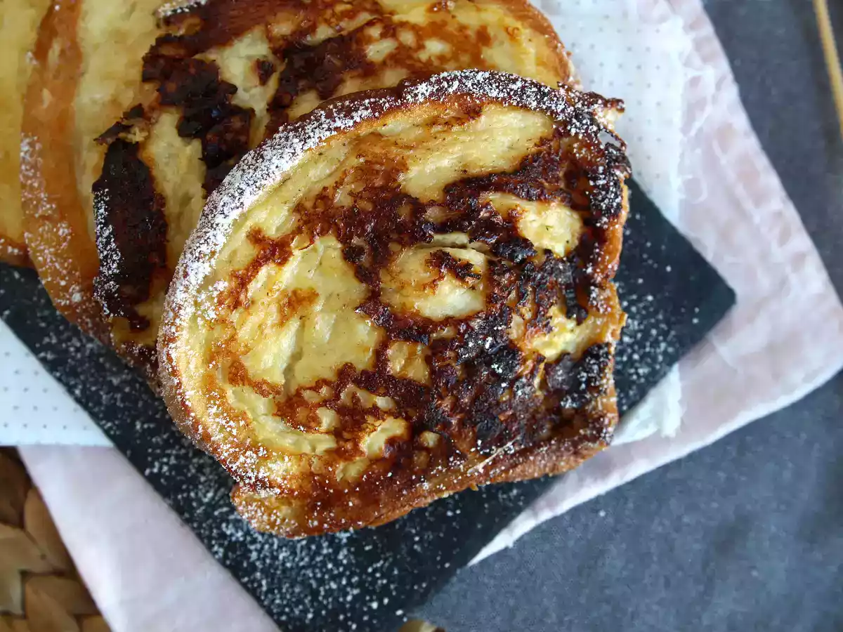 Fuktig och krispig brioche perdu