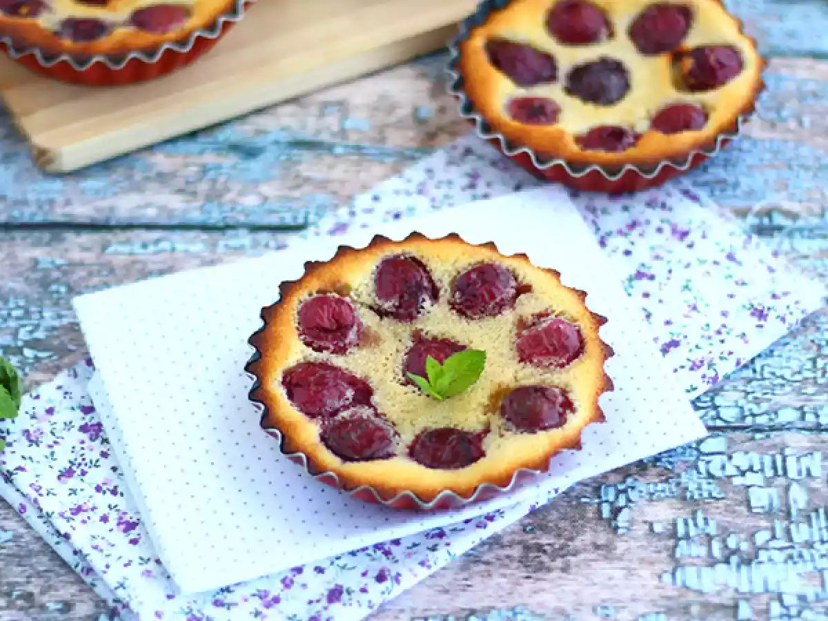 Glutenfri mini clafoutis med körsbär