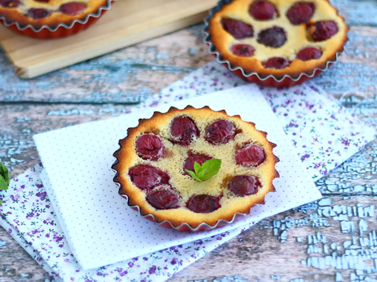 Glutenfria mini-clafoutis med körsbär