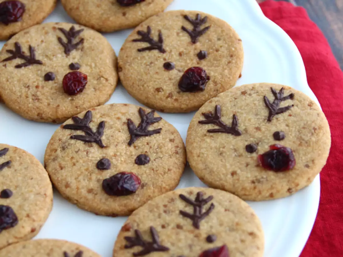 Glutenfria och veganska mördegskakor formade som renar - foto 2