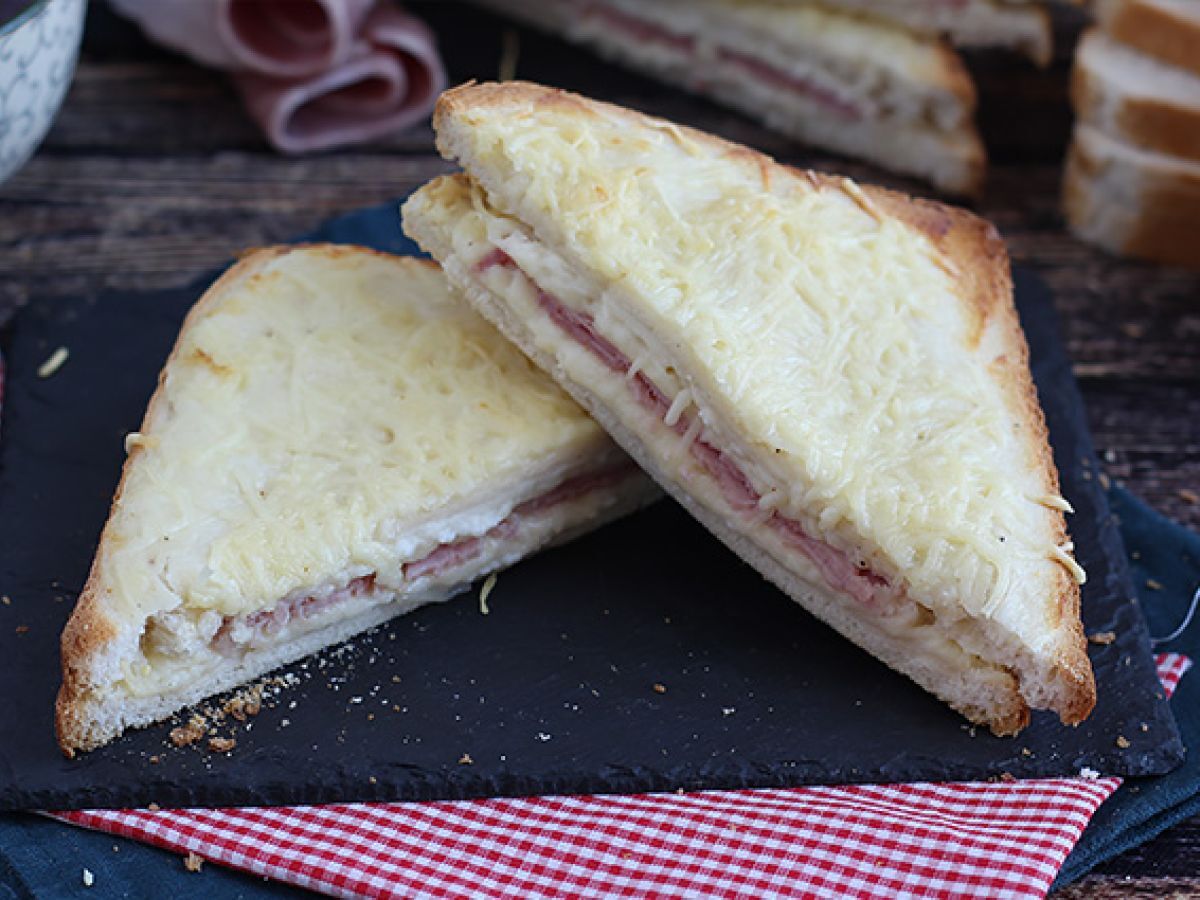 Gourmet croque-monsieur med béchamelsås