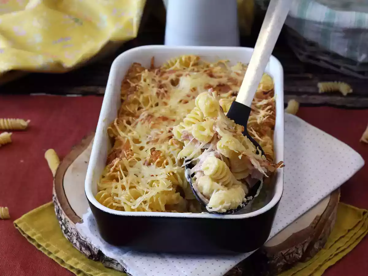 Gratin av skinka och ostpasta i airfryer