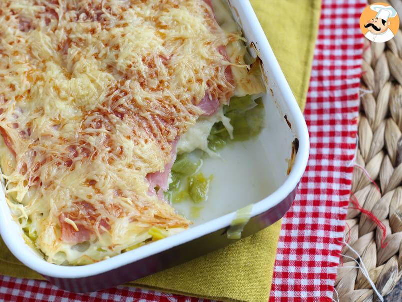 Gratinerade purjolökar med kokt skinka och ost
