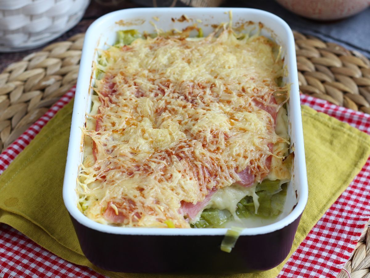 Gratinerade purjolökar med kokt skinka och ost - foto 3