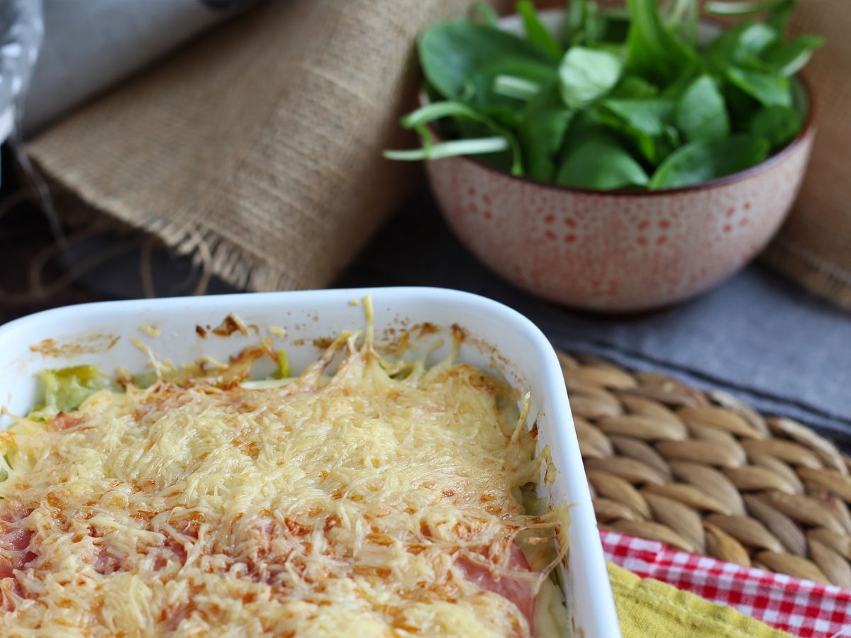Gratinerade purjolökar med kokt skinka och ost - foto 5