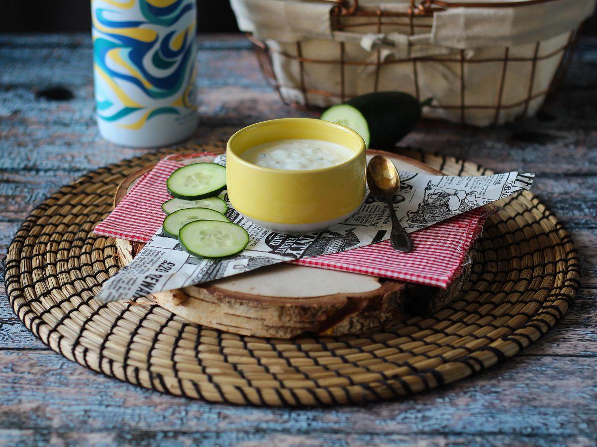 Grekisk yoghurt med gurka och lök - foto 3