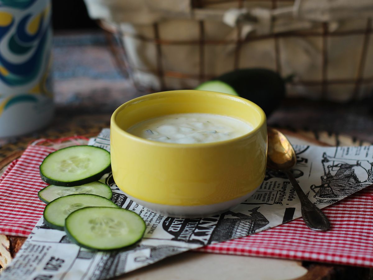 Grekisk yoghurt med gurka och lök - foto 4