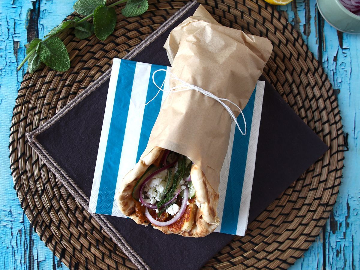 Gyros med halloumi, en vegetarisk version av den grekiska smörgåsen! - foto 2