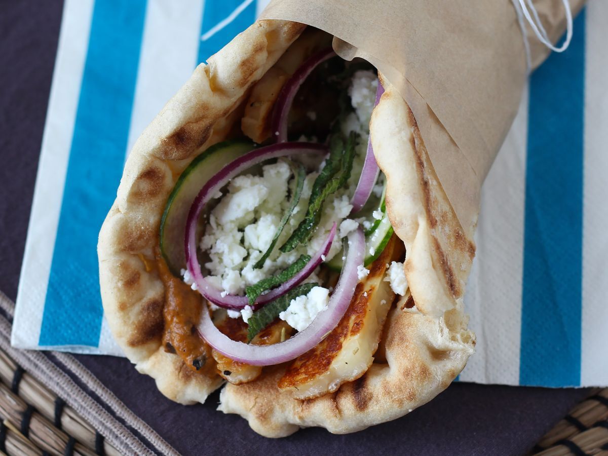 Gyros med halloumi, en vegetarisk version av den grekiska smörgåsen! - foto 3