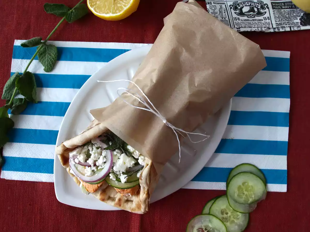 Gyros med lax, den perfekta grekiska fiskmackan för sommaren! - foto 3