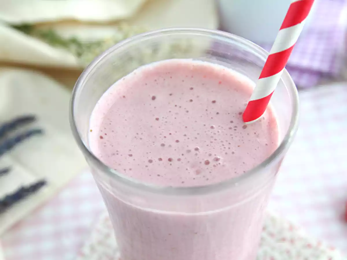 Hallon- och jordgubbsmilkshake - foto 2