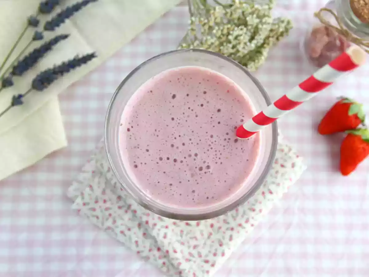 Hallon- och jordgubbsmilkshake - foto 4