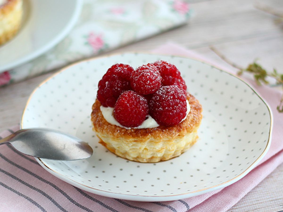 Hallon och mascarpone vol au vent