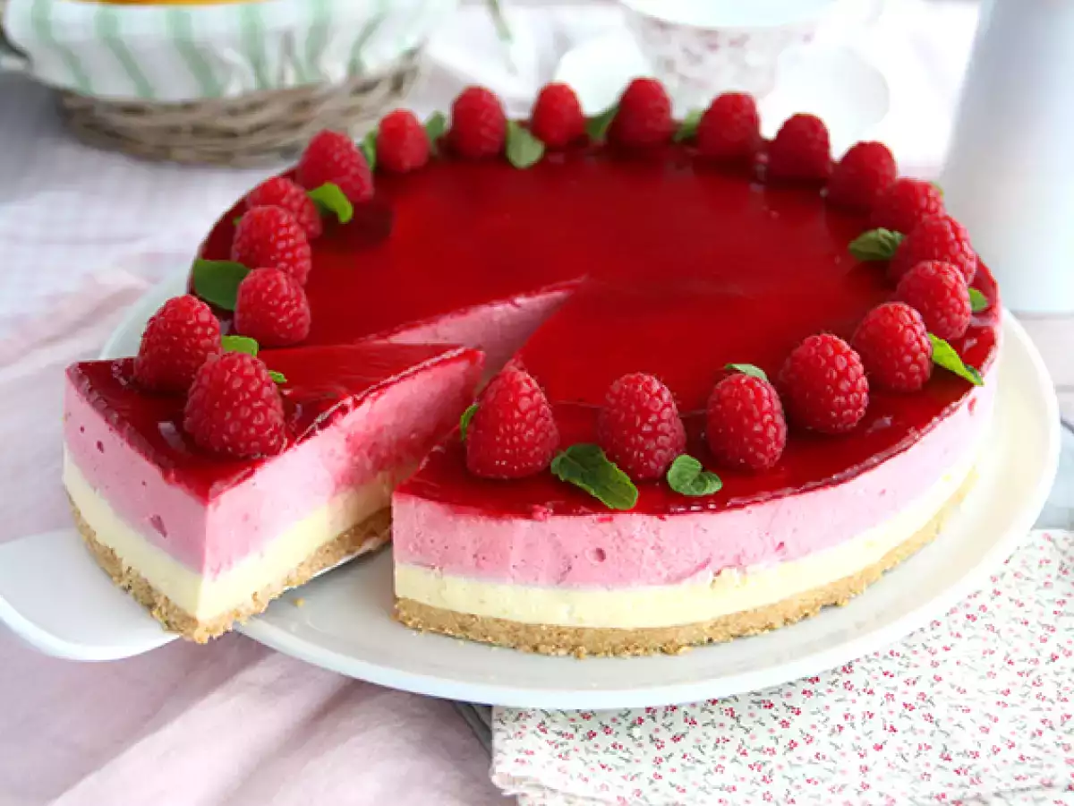 Hallonbavarois med vit choklad (steg för steg och video)