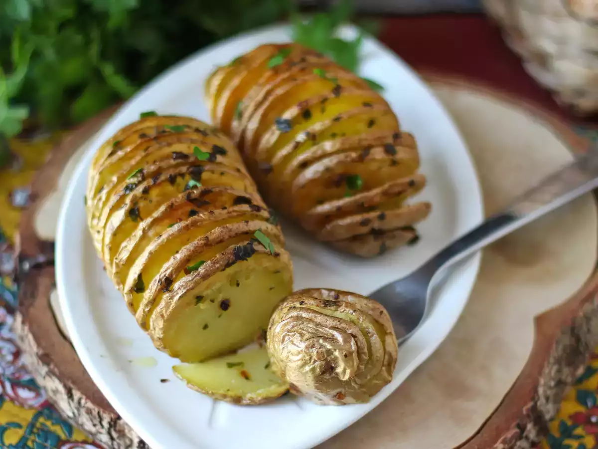 Hasselbackspotatis i fritösen: krispig, smältande i munnen och ultraenkel! - foto 3