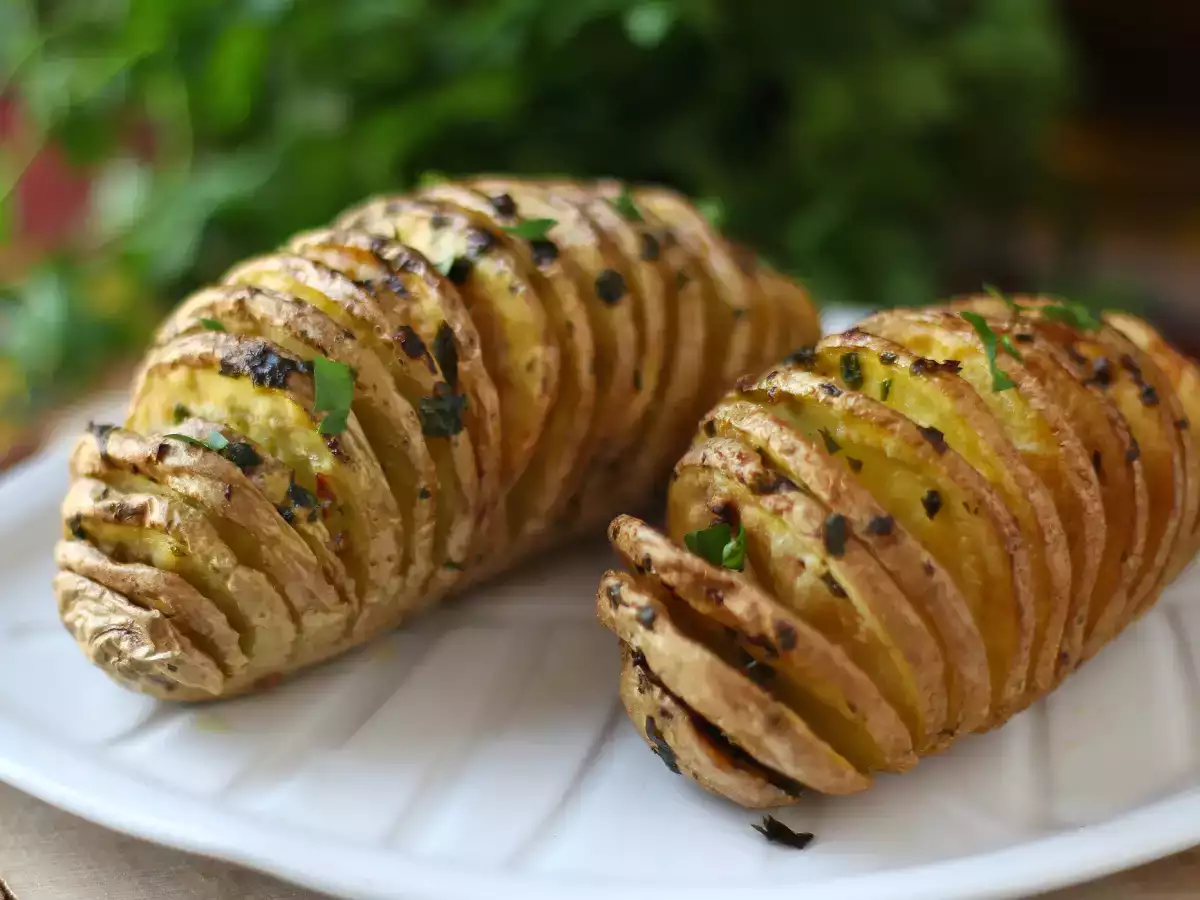 Hasselbackspotatis i fritösen: krispig, smältande i munnen och ultraenkel! - foto 4
