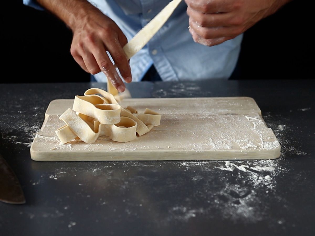 Hemlagad äggpappardelle: receptet förklaras steg för steg - foto 2